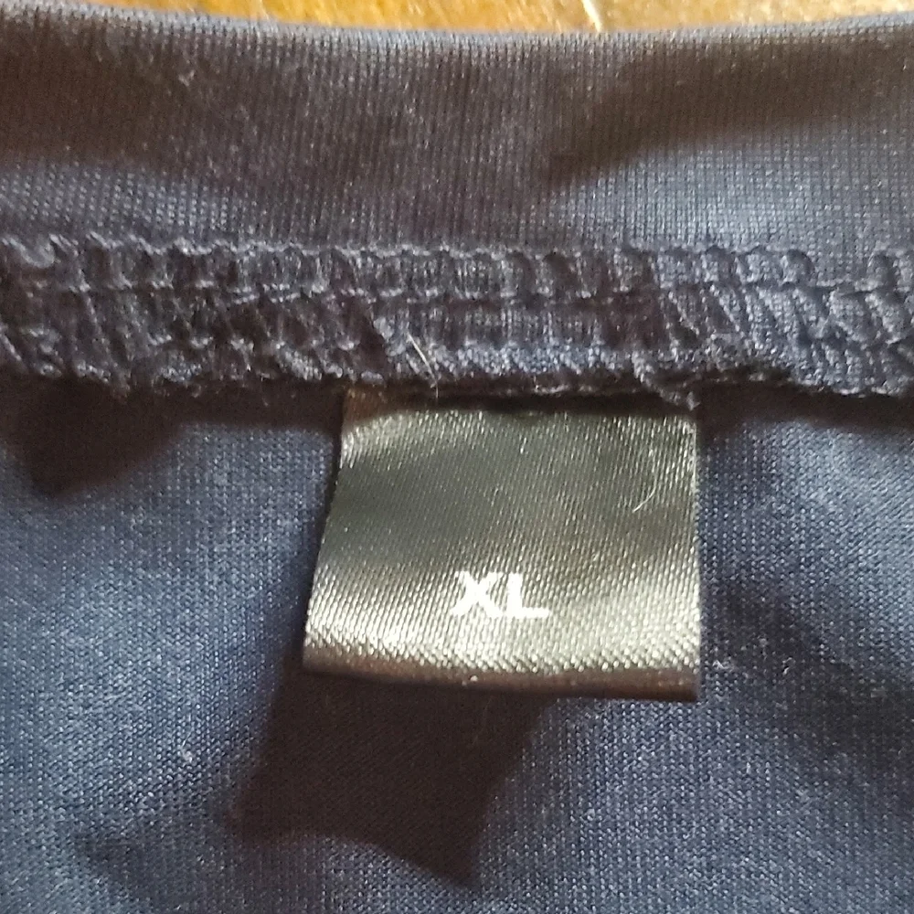 SHEIN Blue Tee with Red and White Graphic - Picture 2 of 5